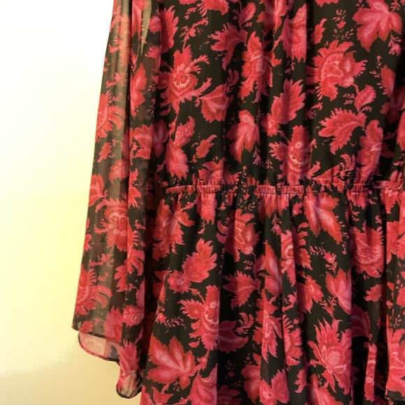 3. Floral High Neck Romper With Tie Back Backless Size Medium - Picture 4 of 9